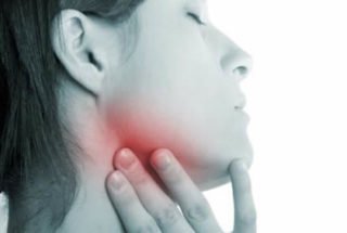 болки в гърлото симптоми